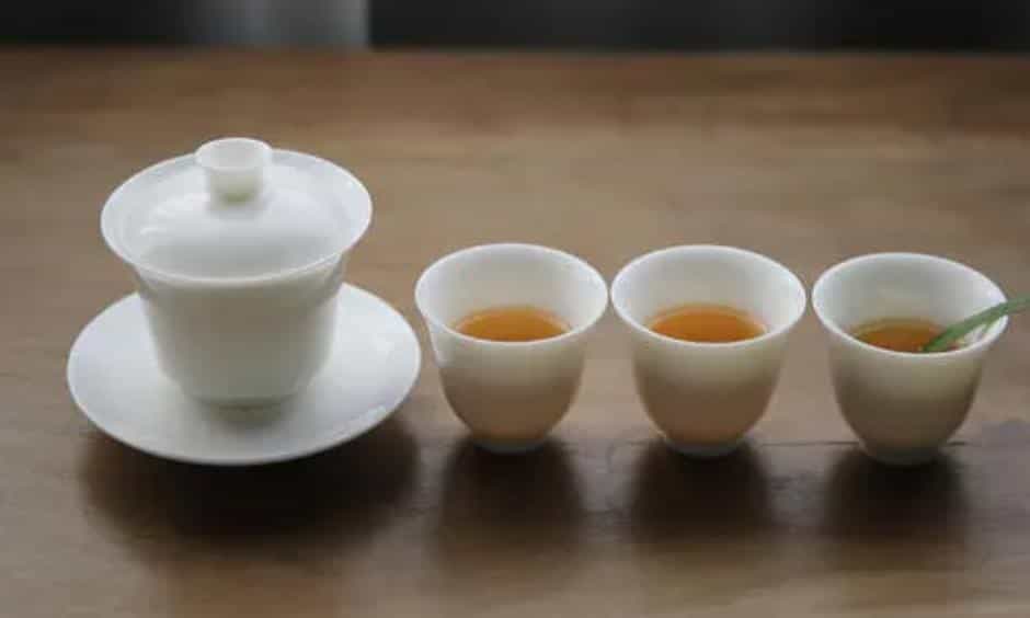 白瓷盖碗适合泡什么茶，有什么优点