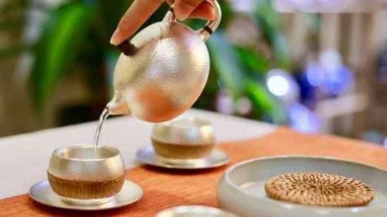 生活，是在粗茶淡饭中活色生香