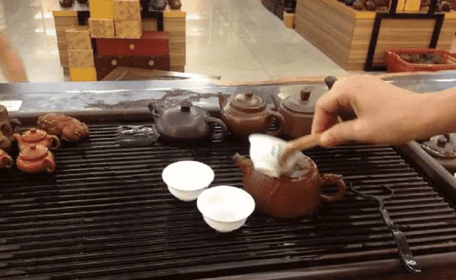 紫砂壶冲泡乌龙茶的八个步骤