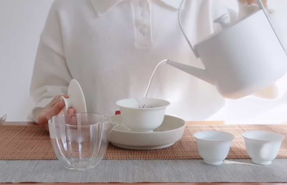 黄茶用多少度的水泡