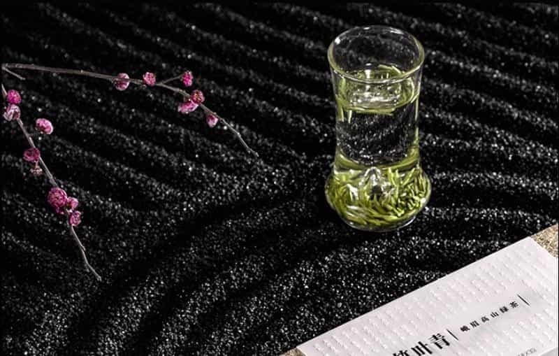 竹叶青茶用多少度水泡