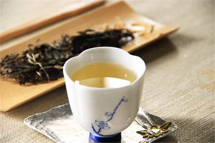 茶道：一个人喝酒是闷酒；一个人喝茶却是境界