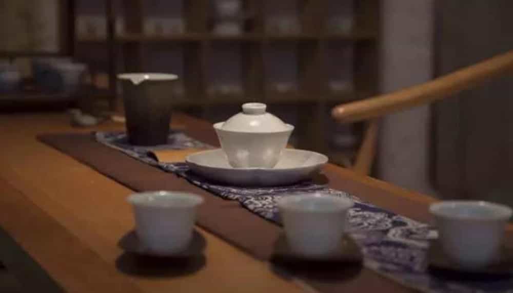 倒茶倒几分满