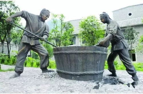 中国酒文化自信,酒业正当“潮”