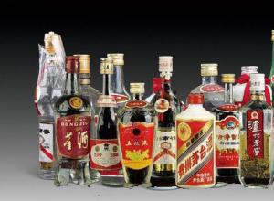 一线白酒股集体走低,茅台失守1900元关口 一线白酒股集体走低,茅台失守1900元关口