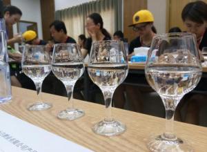 清香打响第二阵营抢位战 谁是下一个“汾酒”? 清香打响第二阵营抢位战 谁是下一个“汾酒”?