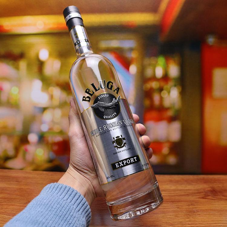 同为烈酒,为何白酒只有国人消费,伏特加却卖遍世界?