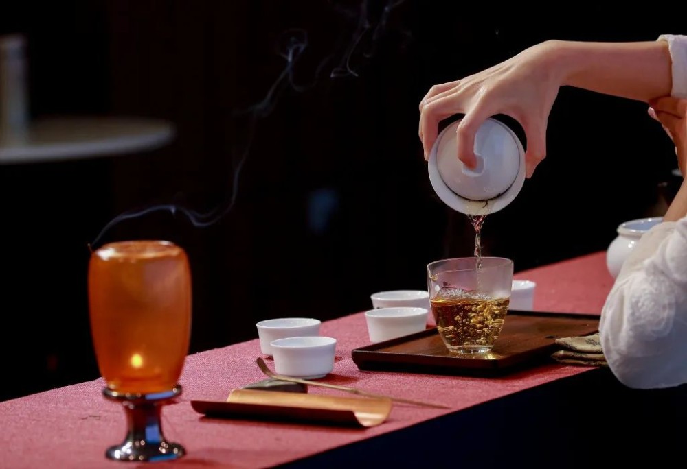 中国传统四大饮茶法,包含煮、煎、点、泡，你会几种