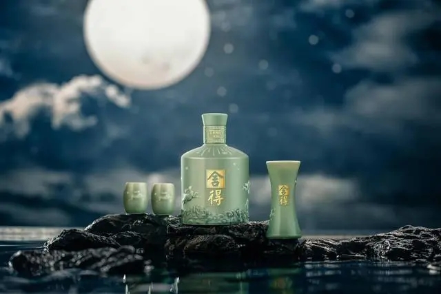 白酒行业猛刮文创风,一瓶文创酒拍出159万元高价