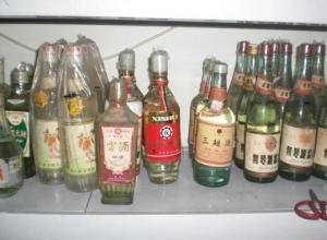 40年前,在供销社花“3元钱”买的酒,没开封放到现在还能喝吗? 40年前,在供销社花“3元钱”买的酒,没开封放到现在还能喝吗?