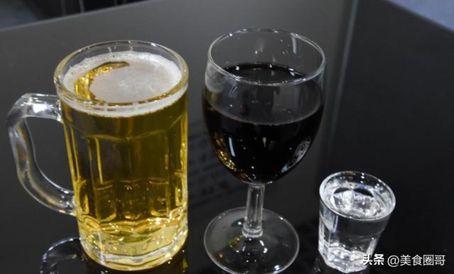 科学“换算公式”告诉你1杯白酒相当于多少啤酒?拼还怕什么呢?