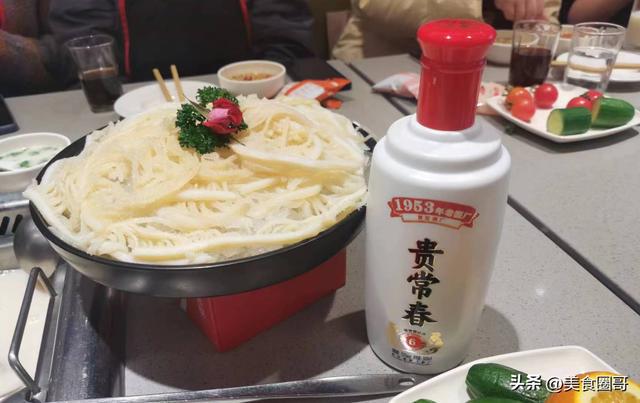 科学“换算公式”告诉你1杯白酒相当于多少啤酒?拼还怕什么呢?