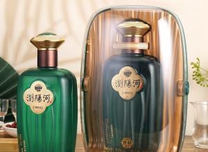 浏阳河酒·窖龄1915一览天下 53度酱香型白酒 太空舱亚克力礼盒 2瓶+礼袋 浏阳河酒·窖龄1915一览天下 53度酱香型白酒 太空舱亚克力礼盒 2瓶+礼袋