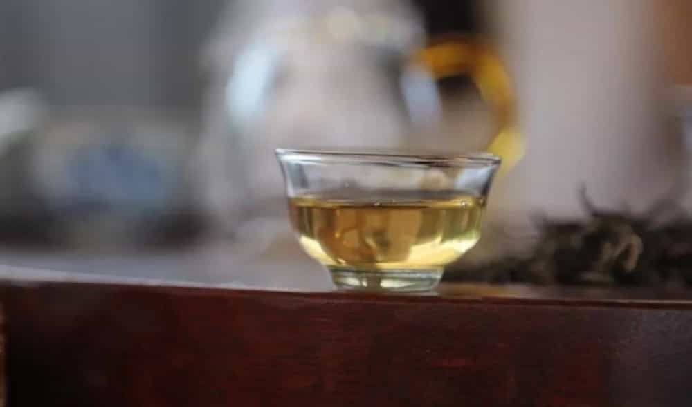 倒茶倒几分满
