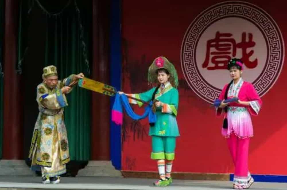 赣南采茶戏最早出现于江西省赣州市哪里