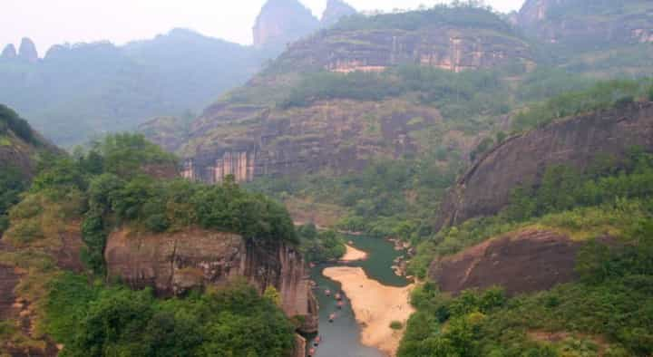 九曲溪流，三十六峰，七十二洞，九十九岩，猜猜说的