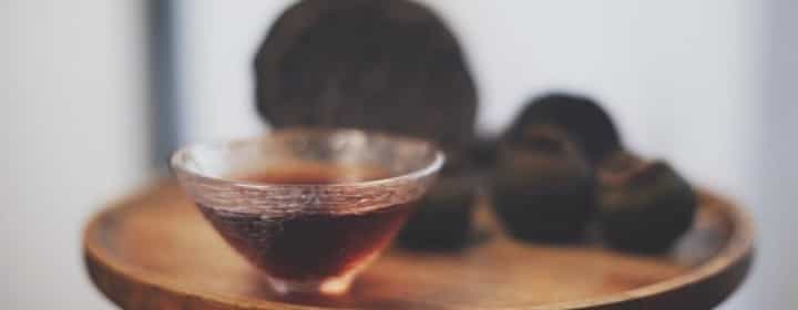 品茶是一种身心的修养，品茶记得一定要放松下来。
