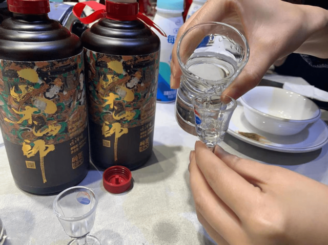 送酒有哪些讲究和意义呢 送酒有哪些讲究和意义的礼物