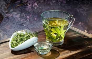 花茶VS绿茶：品味与文化的碰撞