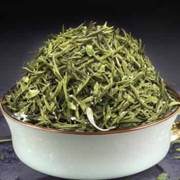 冰糖绿茶:清凉解渴的健康饮品